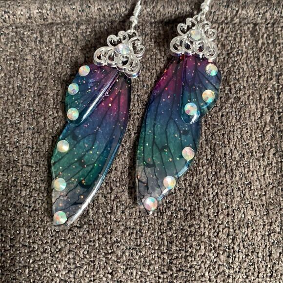 Butterfly Wing Earrings Free w/any purchase or 5$ - Picture 3 of 4